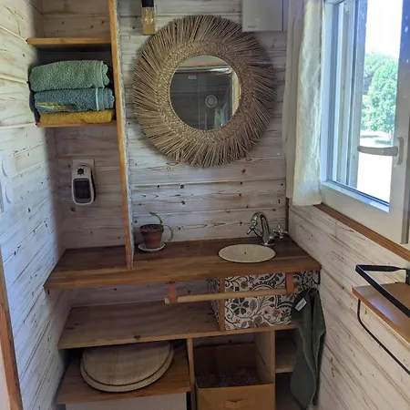 Tiny Chouette Et Jacuzzi Chalet Doulezon