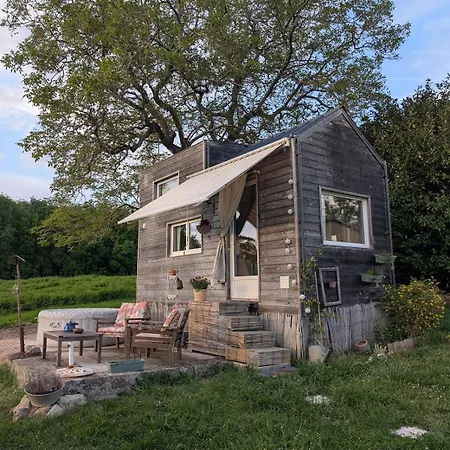 Tiny Chouette Et Jacuzzi Chalet Doulezon